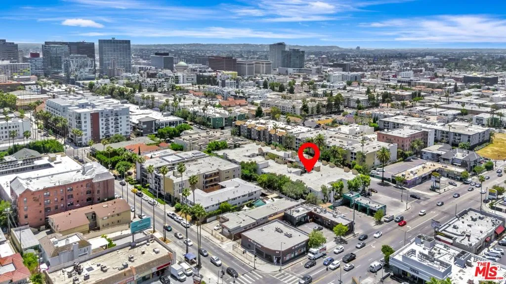 320 S Ardmore Avenue 236, Los Angeles, California 90020 home-pic-35